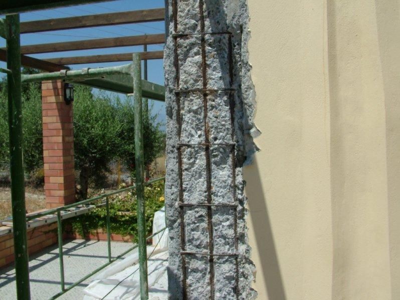 Επισκευές οπλισμού, μονώσεις τοίχων, χρωματισμός.