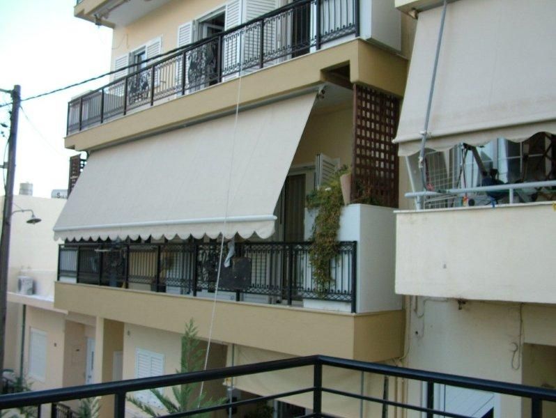 Επισκευές οπλισμού, μονώσεις τοίχων, χρωματισμός.