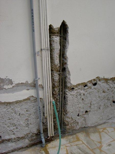 Επισκευές οπλισμού, μονώσεις τοίχων, χρωματισμός υγρομόνωση ταράτσας ανοδικές υγρασίες.