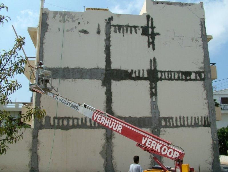 Επισκευές οπλισμού, μονώσεις τοίχων, χρωματισμός υγρομόνωση ταράτσας ανοδικές υγρασίες.