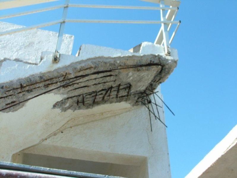 Επισκευές οπλισμού, επιχρίσματα ψιλά, μονώσεις τοίχων, χρωματισμός.