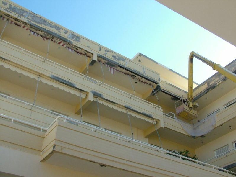Επισκευές οπλισμού, μονώσεις τοίχων, χρωματισμός.