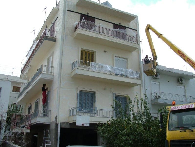 Επισκευές οπλισμού, μονώσεις τοίχων, χρωματισμός.
