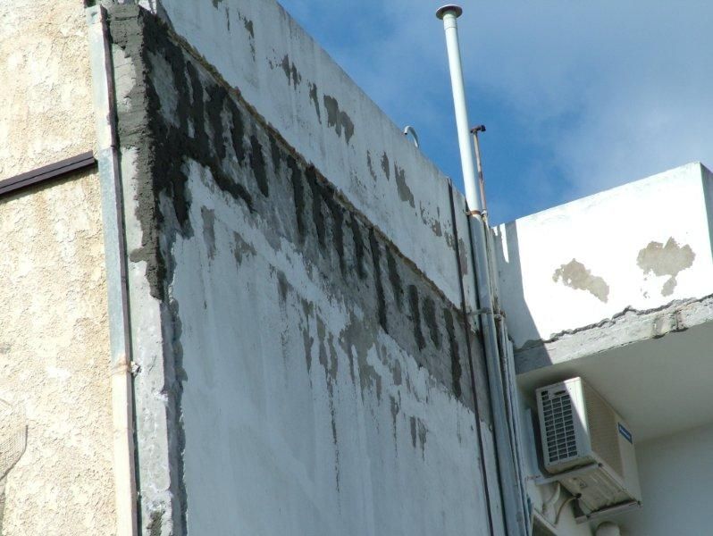 Επισκευές οπλισμού, μονώσεις τοίχων, χρωματισμός.