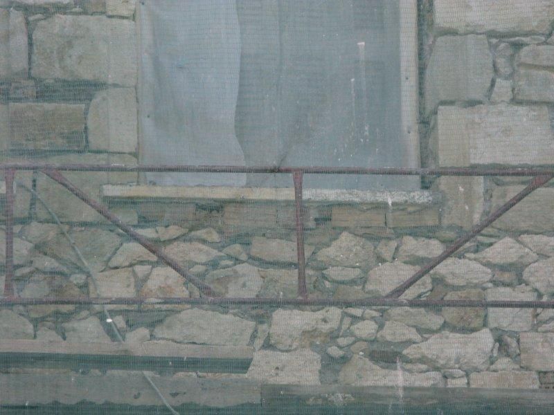 Αναπαλαίωση, αρμολόγηση, επισκευή, εσωτερικά και εξωτερικά.