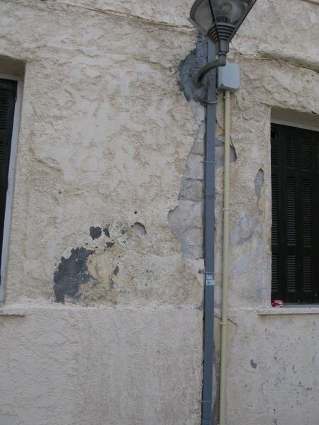 Αναπαλαίωση, αρμολόγηση, επισκευή, εσωτερικά και εξωτερικά.
