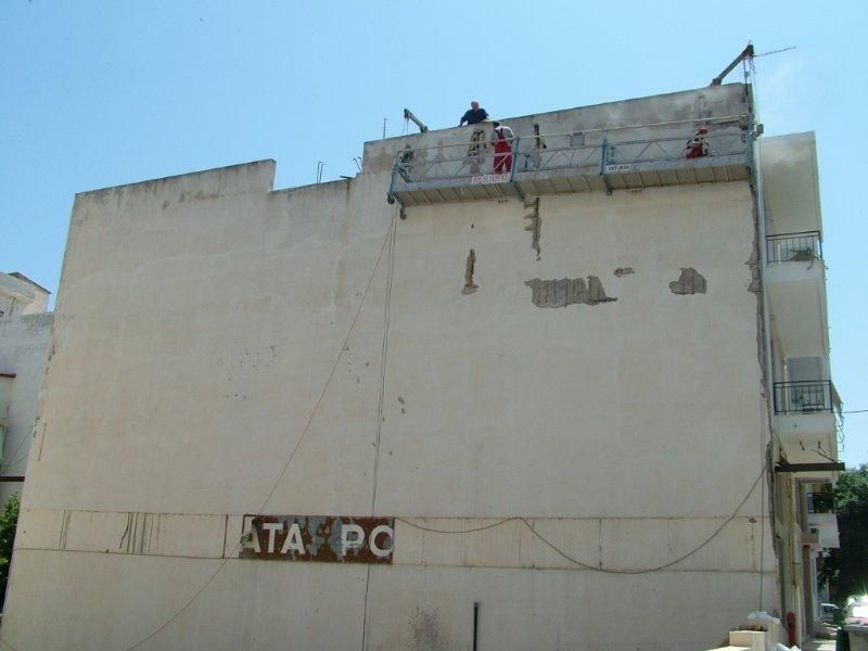 Επισκευές οπλισμού, μονώσεις τοίχων, χρωματισμός.