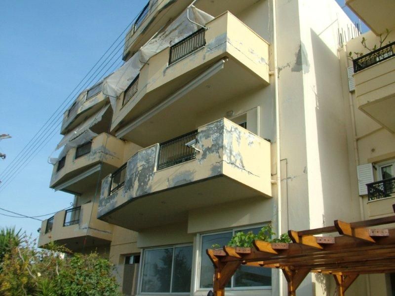 Επισκευές οπλισμού, μονώσεις τοίχων, χρωματισμός υγρομόνωση ταράτσας.