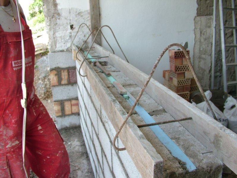 Ανακαίνιση, επισκευές οπλισμού, μονώσεις τοίχων, χρωματισμός, υγρομόνωση θερμομόνωση.