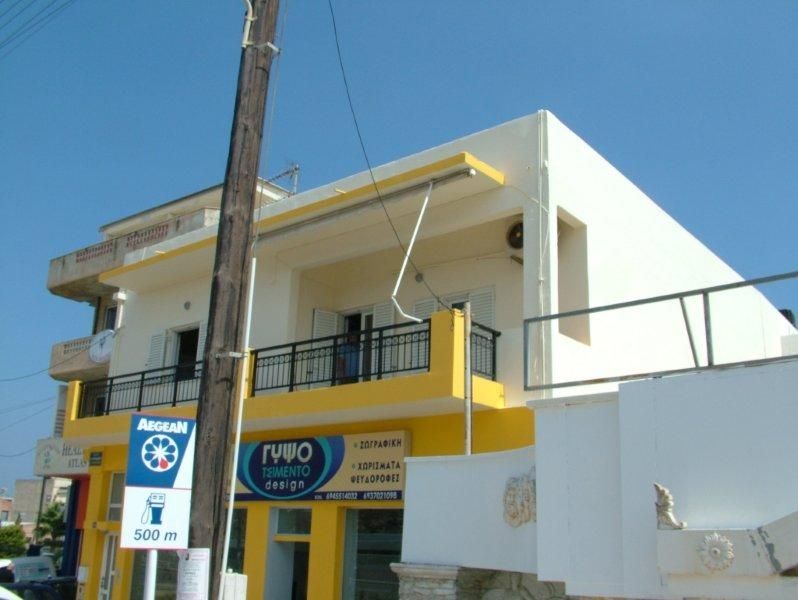 Επισκευές οπλισμού, μονώσεις τοίχων, χρωματισμός.