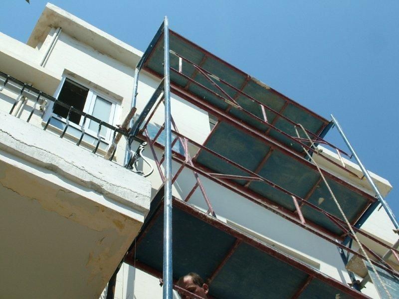 Επισκευές οπλισμού, μονώσεις τοίχων, χρωματισμός, υγρομόνωση θερμομόνωση.