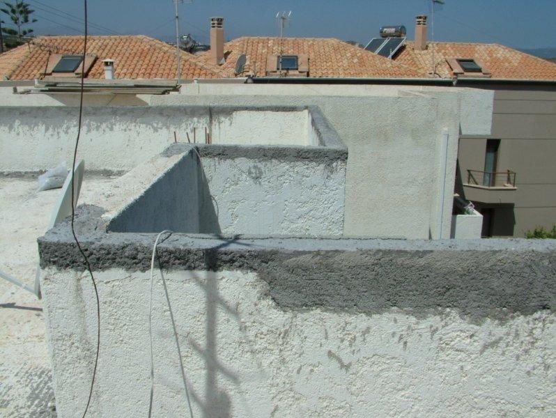 Επισκευές οπλισμού, μονώσεις τοίχων, χρωματισμός.