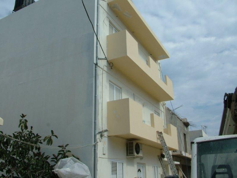 Επισκευές οπλισμού, νέα στηθαία κτιστά, μονώσεις τοίχων, χρωματισμός.