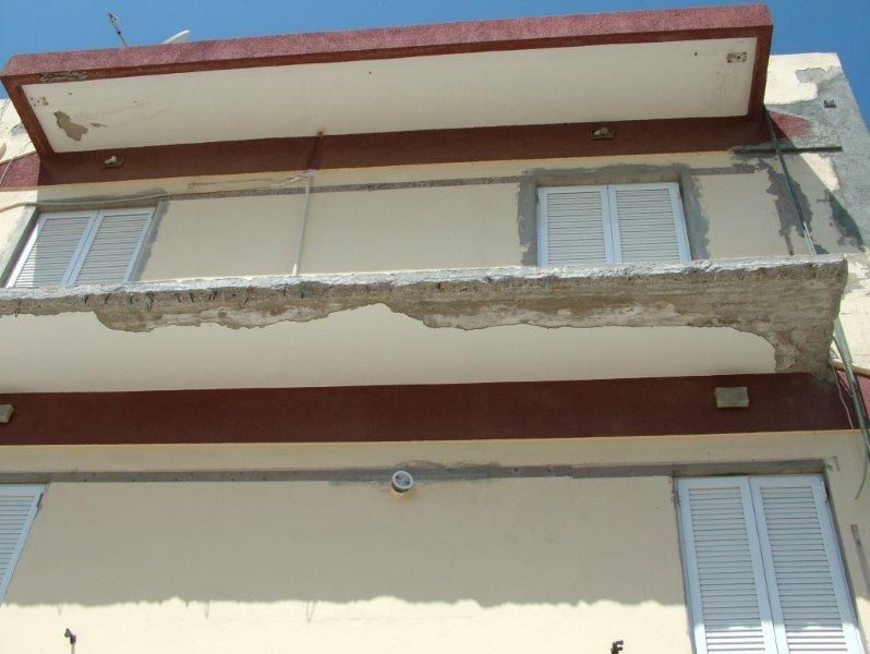 Επισκευές οπλισμού, νέα στηθαία κτιστά, μονώσεις τοίχων, χρωματισμός.