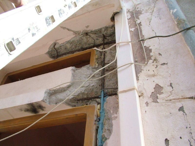 Επισκευές οπλισμού, μονώσεις τοίχων, χρωματισμός, κατασκευή μεταλλικής κλίμακας υγρομόνωση.
