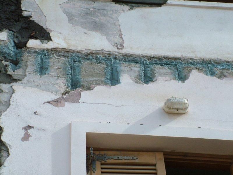 Επισκευές οπλισμού, μονώσεις τοίχων, χρωματισμός, κατασκευή μεταλλικής κλίμακας υγρομόνωση.