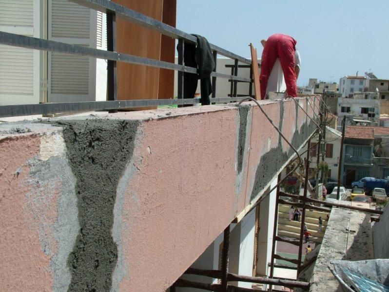 Επισκευές οπλισμού, μονώσεις τοίχων, χρωματισμός.