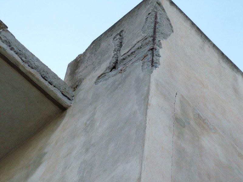 Επισκευές οπλισμού, μονώσεις τοίχων, χρωματισμός.