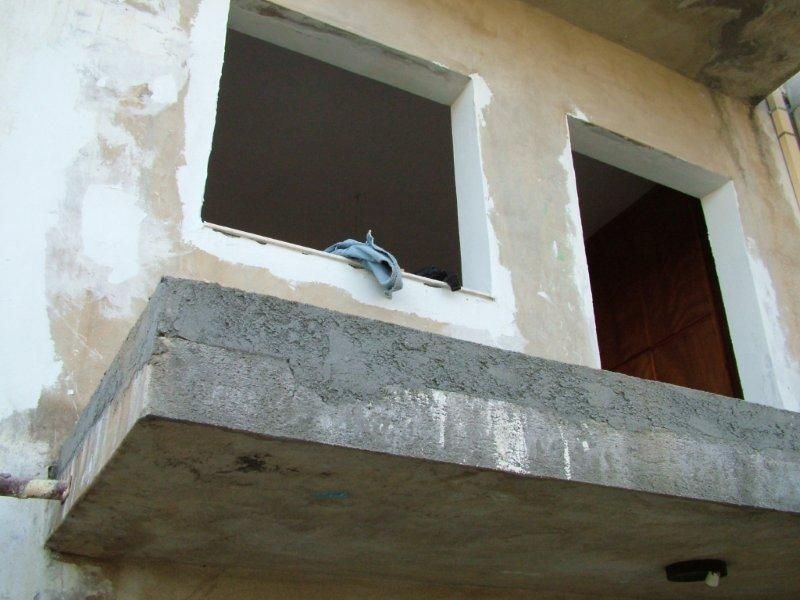 Ανακαίνιση, επισκευές οπλισμού, μονώσεις τοίχων, χρωματισμός, υγρομόνωση θερμομόνωση.