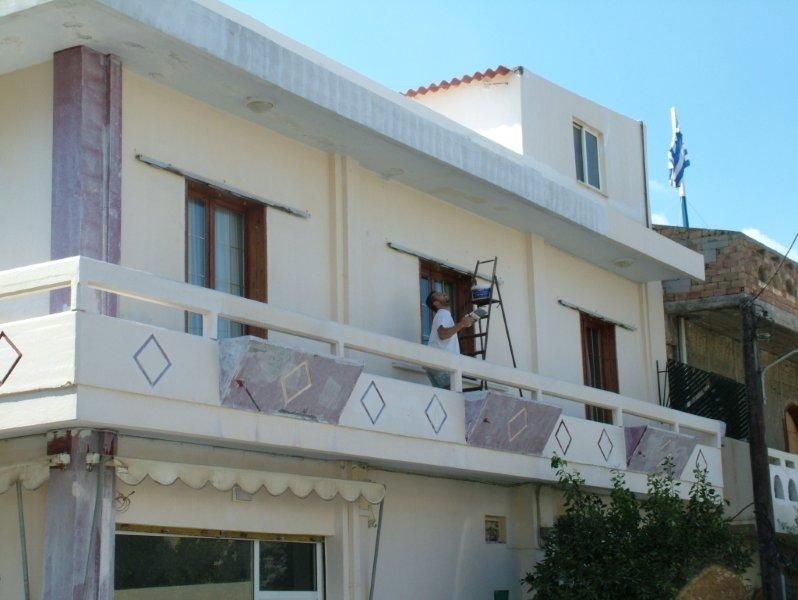 Επισκευές οπλισμού, μονώσεις τοίχων, χρωματισμός υγρομόνωση ταράτσας.