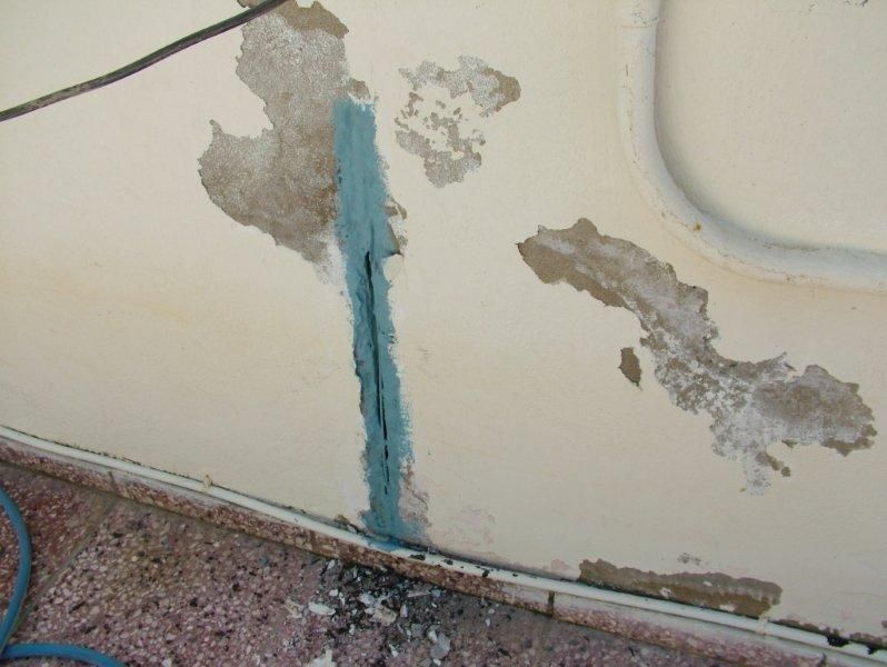 Επισκευές οπλισμού, μονώσεις τοίχων, χρωματισμός υγρομόνωση ταράτσας.