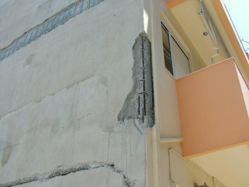 Επισκευές οπλισμού, μονώσεις τοίχων, χρωματισμός.