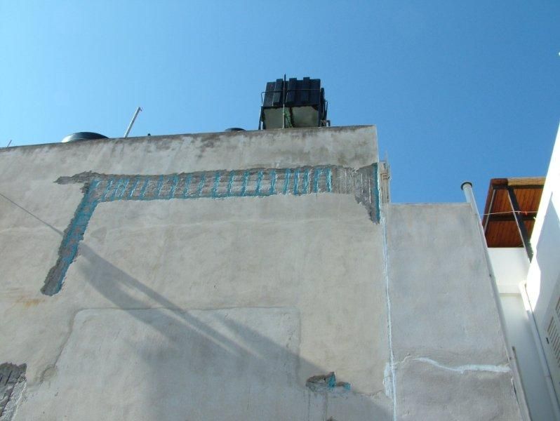 Επισκευές οπλισμού, μονώσεις τοίχων, χρωματισμός.