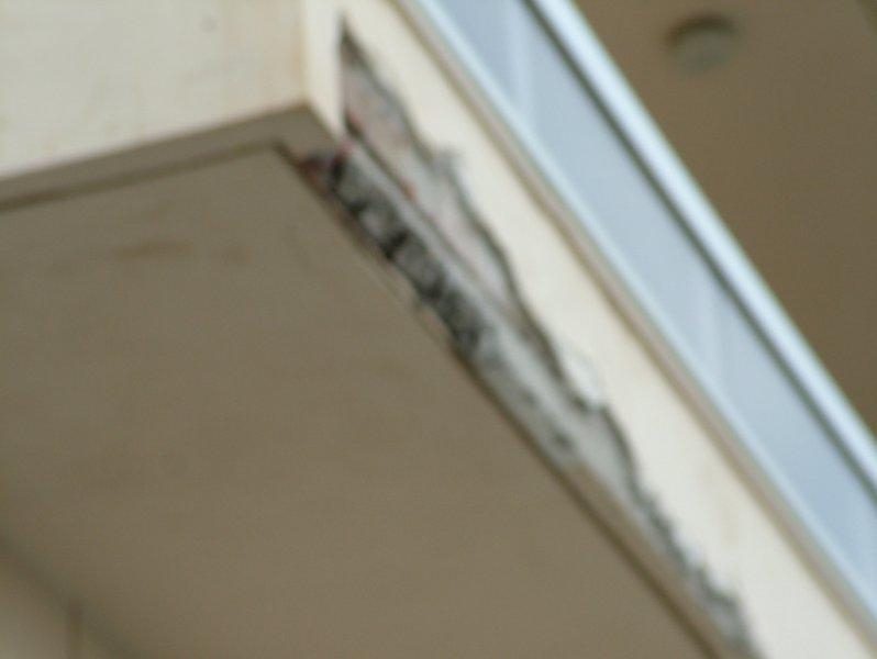 Επισκευές οπλισμού, μονώσεις τοίχων, χρωματισμός.