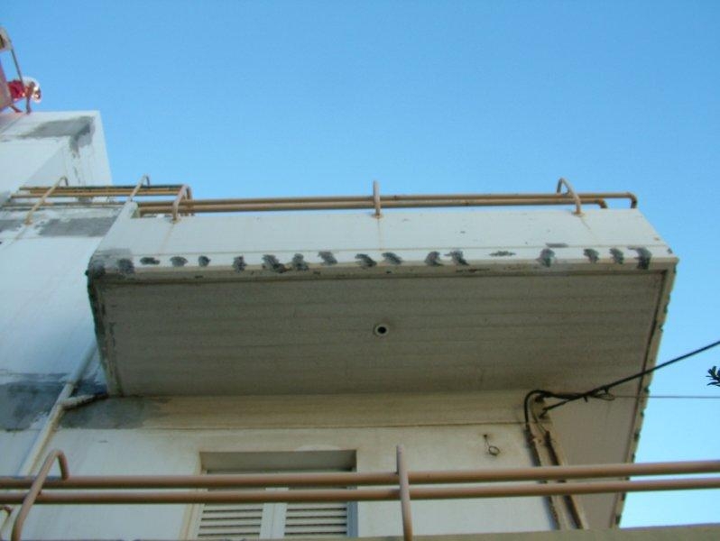 Επισκευές οπλισμού, μονώσεις τοίχων, χρωματισμός.