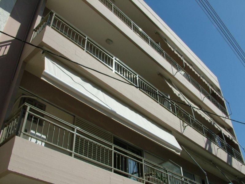Επισκευές οπλισμού, μονώσεις τοίχων, χρωματισμός.