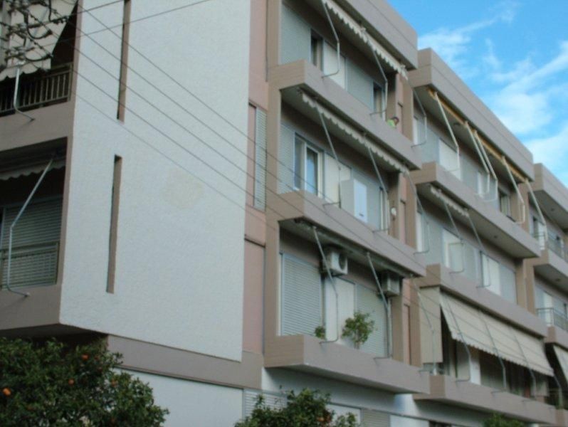 Επισκευές οπλισμού, μονώσεις τοίχων, χρωματισμός.