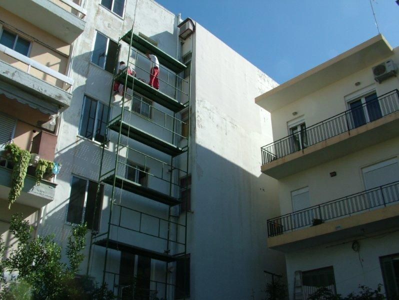 Επισκευές οπλισμού, μονώσεις τοίχων, χρωματισμός.