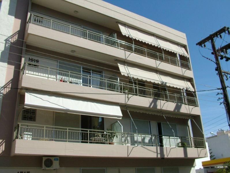 Επισκευές οπλισμού, μονώσεις τοίχων, χρωματισμός.