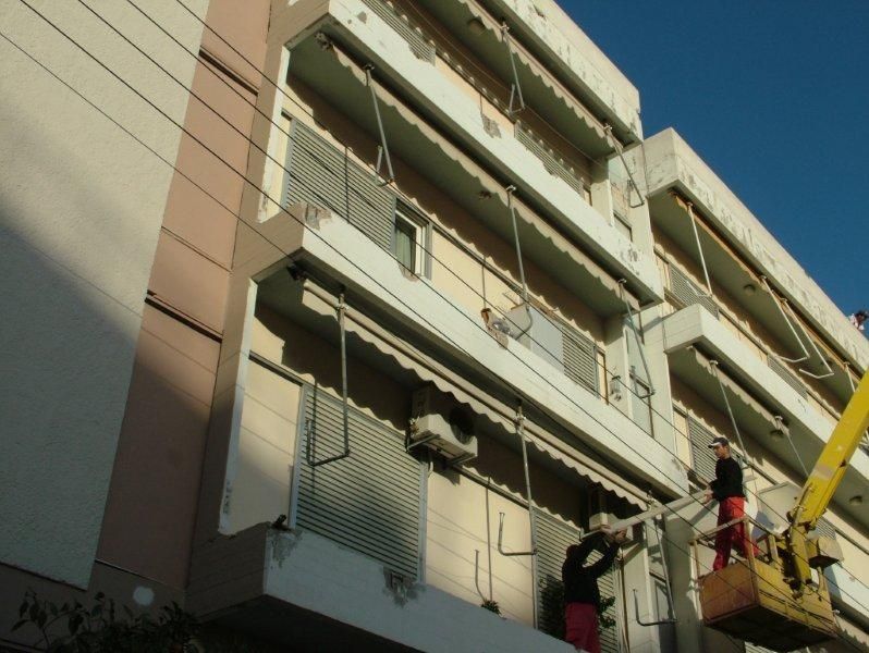 Επισκευές οπλισμού, μονώσεις τοίχων, χρωματισμός.