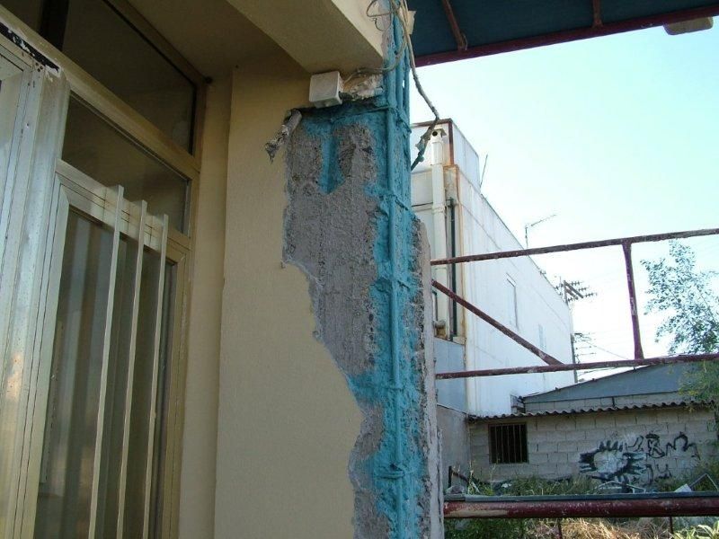 Επισκευές οπλισμού, μονώσεις τοίχων, χρωματισμός.