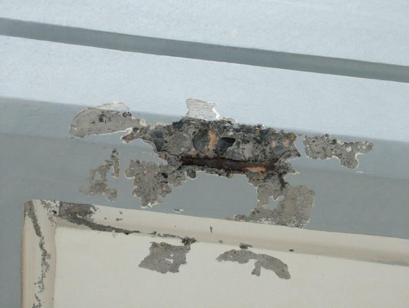 Επισκευές οπλισμού, μονώσεις τοίχων, χρωματισμός.
