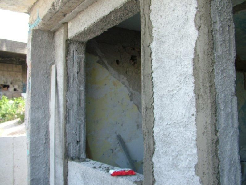 Επισκευές οπλισμού, μονώσεις τοίχων, χρωματισμός.