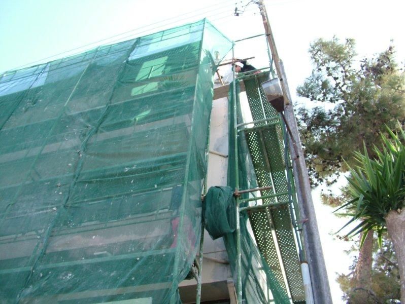 Επισκευές οπλισμού, μονώσεις τοίχων, χρωματισμός.