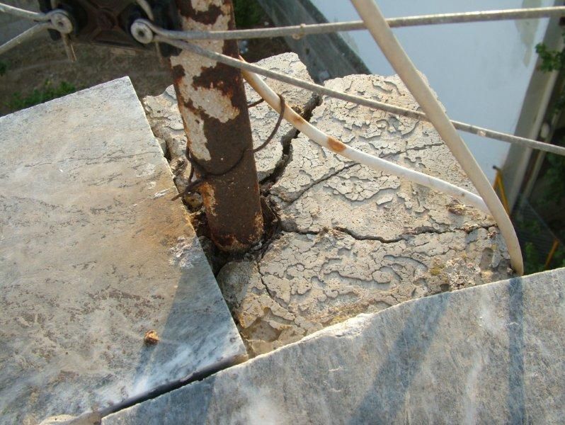 Επισκευές οπλισμού, μονώσεις τοίχων, χρωματισμός.