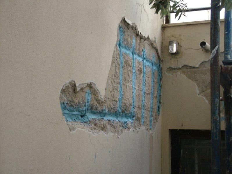 Επισκευές οπλισμού, μονώσεις τοίχων, χρωματισμός.
