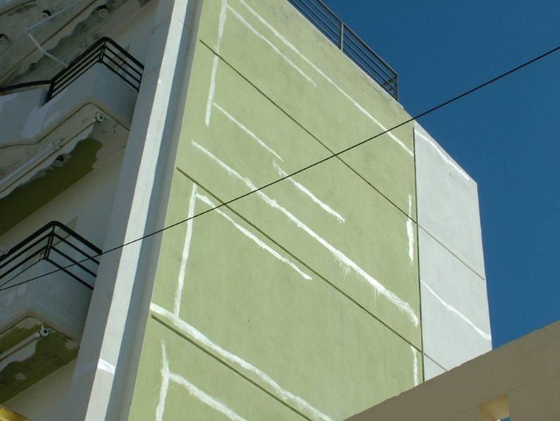Επισκευές οπλισμού, μονώσεις τοίχων, χρωματισμός.