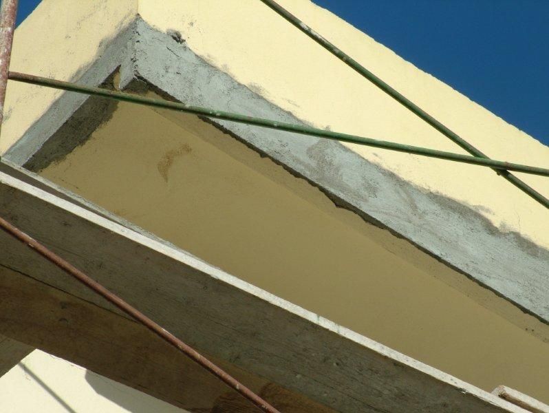 Επισκευές οπλισμού, μονώσεις τοίχων, χρωματισμός.