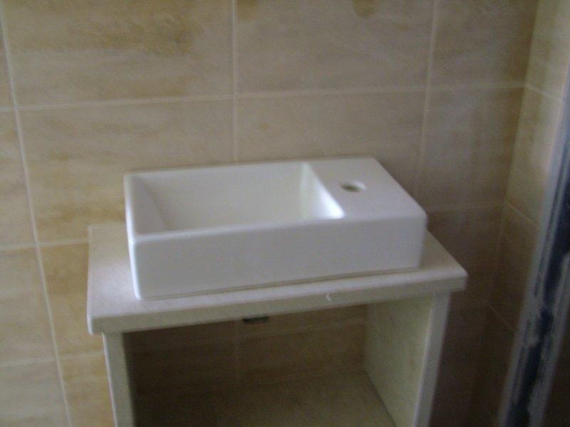 Ανακαίνιση επισκευές γενική ανακατασκευή κτιρίου εσωτερικά και εξωτερικά.