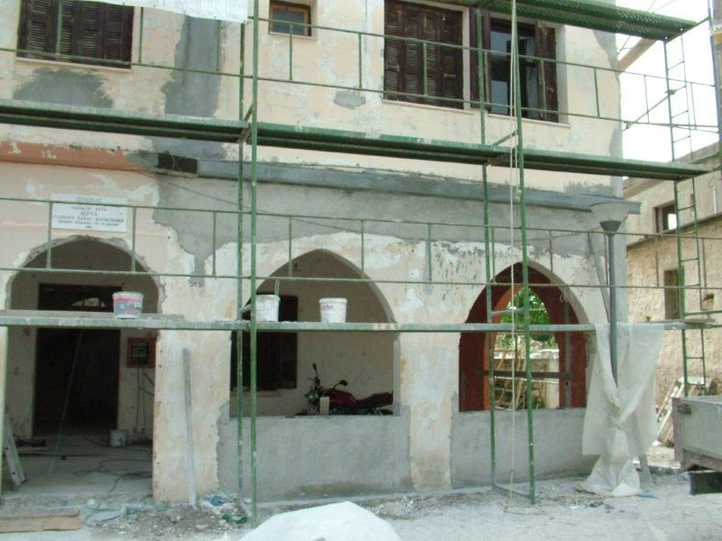 Ανακαίνιση επισκευές γενική ανακατασκευή κτιρίου εσωτερικά και εξωτερικά.