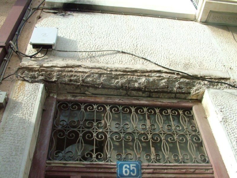 Επισκευές οπλισμού, πρόσοψης, χρωματισμός.