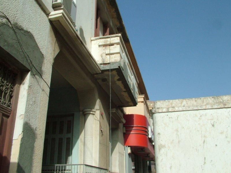Επισκευές οπλισμού, πρόσοψης, χρωματισμός.