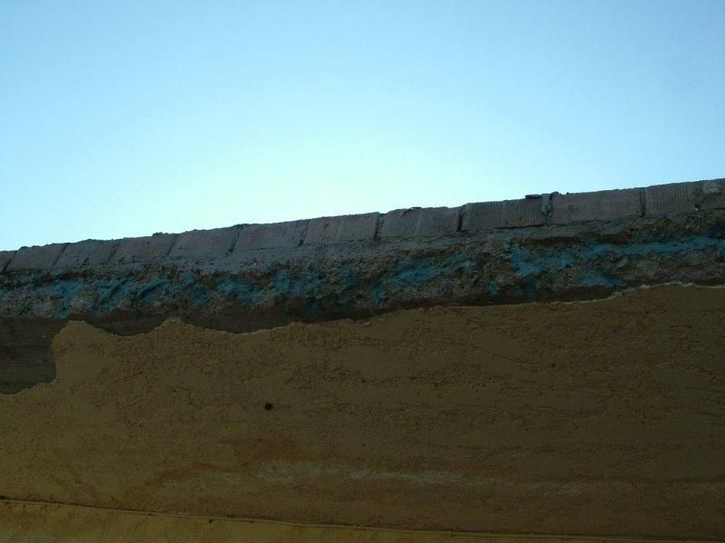 Επισκευές οπλισμού, μονώσεις τοίχων, χρωματισμός.
