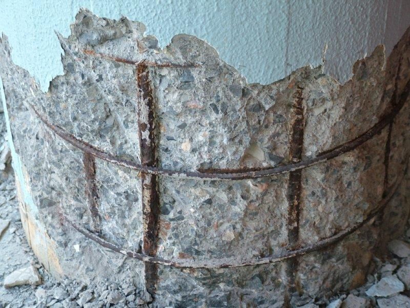 Επισκευές οπλισμού, μονώσεις τοίχων, χρωματισμός υγρομόνωση ταράτσας.